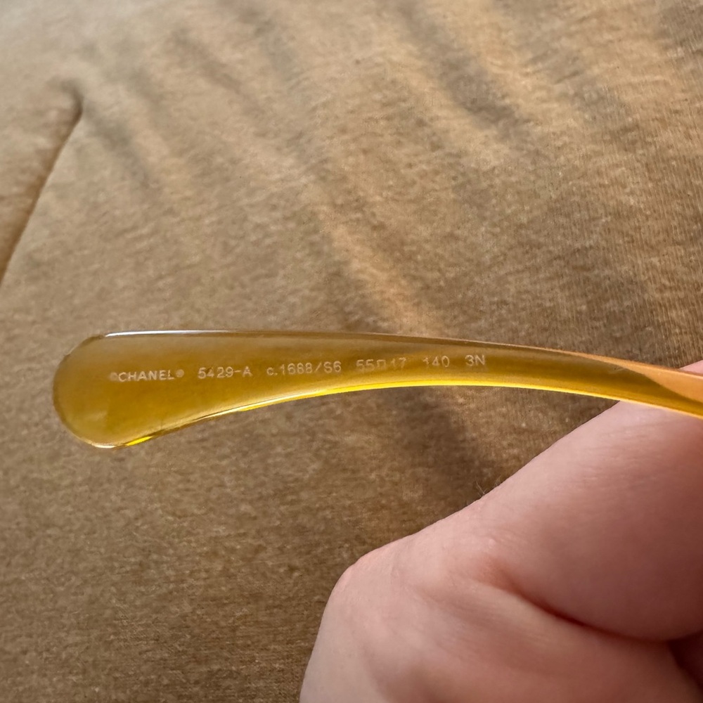 Chic Chanel Yellow Sunglasses - Designer Logo - Picture 5 of 6